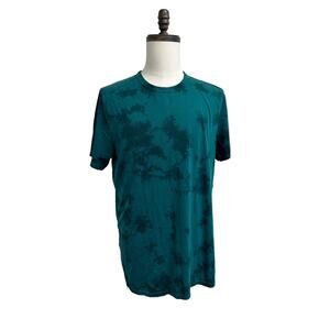 Lululemon Men's short sleeve shirt